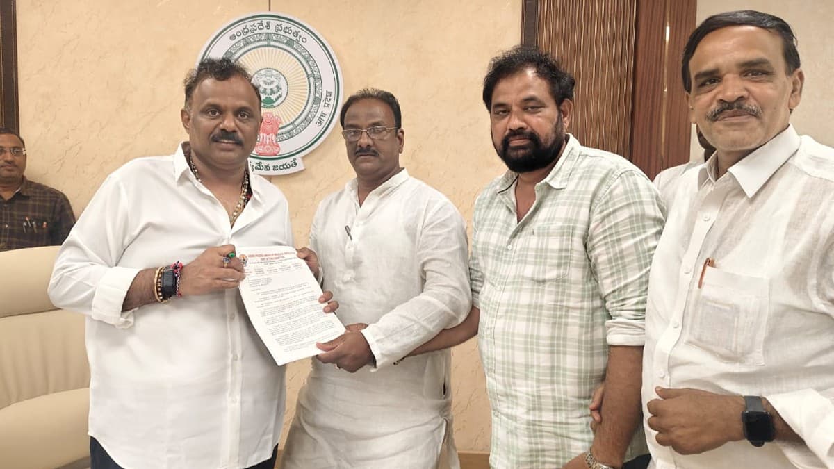 ఉద్యోగులతోగ్యాప్ పెరుగుతున్న వేళ ఏపీ సర్కార్ కీలక నిర్ణయం